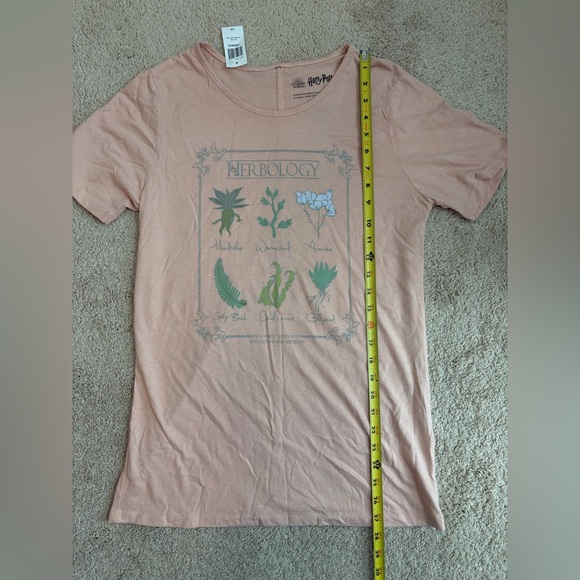 Wizarding World of Harry Potter NWT Herbology Women's T-Shirt Size L Peach - Picture 7 of 8